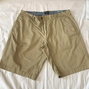 Men’s J.Crew khaki shorts, size 33